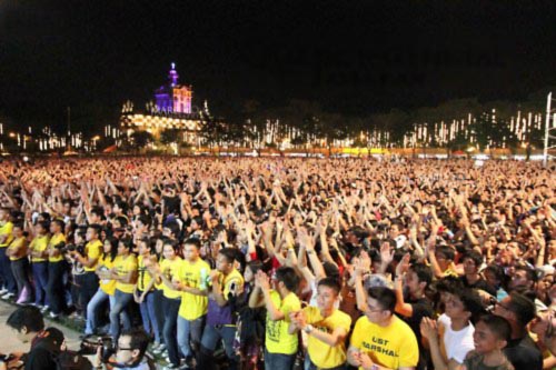 UST Crowd of Students